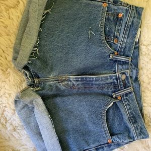 Blue Levi’s jean shorts